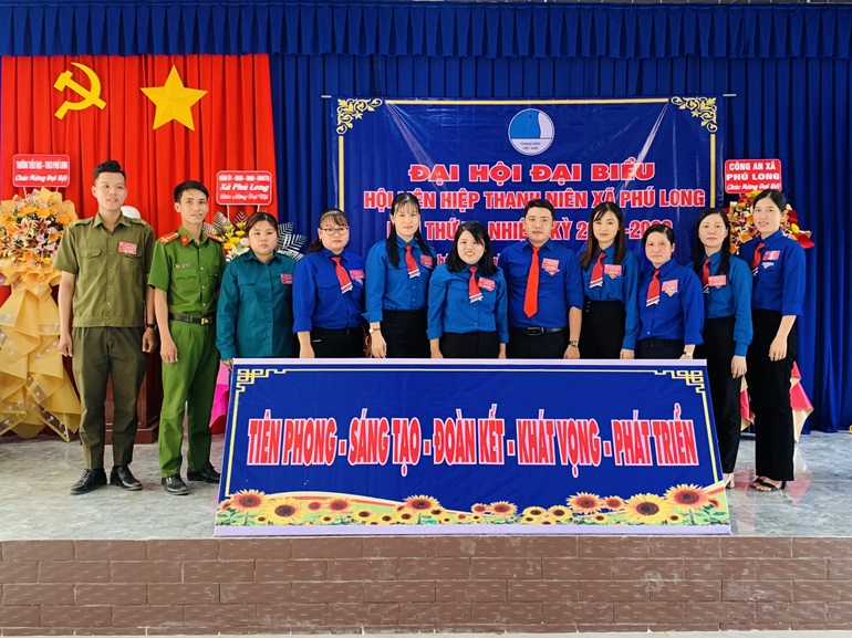 UV BAN HỘI KHÓA VI