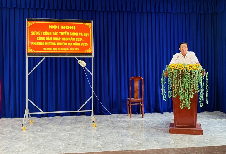 Đồng chí Nguyễn Tấn Phước phát biểu
